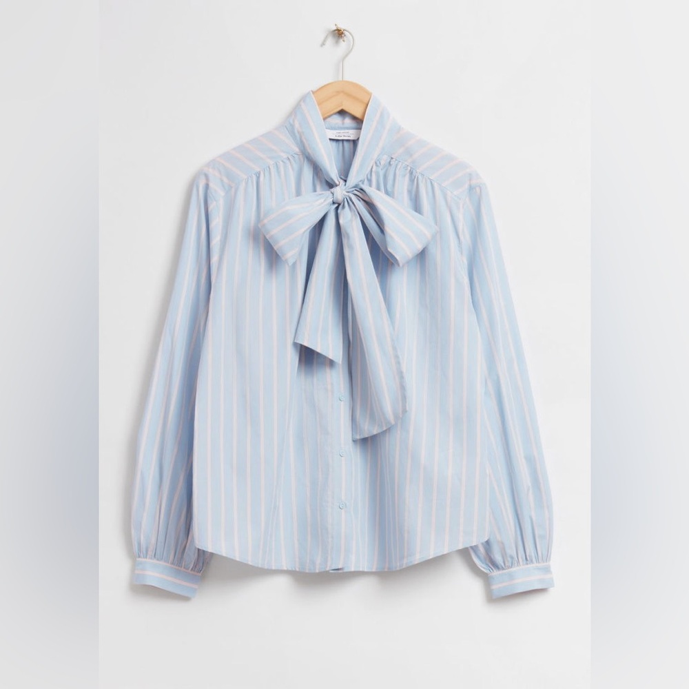 & OTHER STORIES Relaxed Lavallière-Neck Blouse